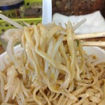 ラーメン二郎 - 麺、もやし、ニンニク三位一体！