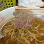 ラーメン二郎 - 美しい豚です