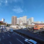 ラーメン二郎 - 港南口のビル群