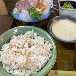 Kamiyama - 麦飯、トロロ、お刺身
