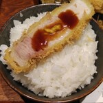 とんかつ けい太 - 辛子ソースのロースかつ