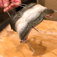 うを徳 - ジャーン、焼かれる前の鰻ちゃん