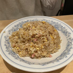 ぎょうざの満洲 - パラリ感が絶妙な炒飯。