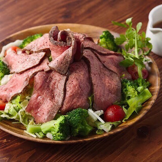 コスパ◎自慢の品を揃えたコースはボリューム満点＆飲み放題付き