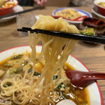 Saika Ramen - 麺は細い縮れ麺