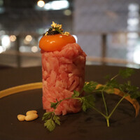 黒毛和牛焼肉 虎斑 北新地店 - ユッケ
