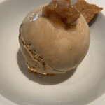 RISTORANTE IMAI - デザート：渋皮栗のアイス　アーモンドサブレ 栗がゴロっと入っていて、アーモンドサブレサクッと食感がいいですね。 デザートは栗、好きなんです。