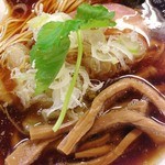 燵家製麺 - 具　醤油らーめん　2012年11月