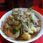 ラーメン二郎 - 小ラーメン豚入りニンニクアブラ