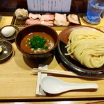 中華蕎麦 とみ田 - つけめん(大) 特選全部乗せ 比内地鶏の半熟味玉 塩とスダチ