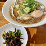 中華そば つけそば 伊蔵八本店 - 