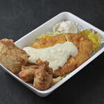 からあげ専門店 鶏笑 - 料理写真:＜鶏笑弁当＞お弁当1番人気！最高金賞のチキン南蛮、ムネからあげ、モモからあげが揃ったリピートNo.1弁当 満足すること間違いなしです。副菜は異なる場合が御座います。