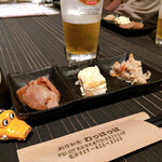 創作和食 わっはっは - お通し三種
                                ※お隣りにそっと差し出した気もヽ(満腹)ﾉ