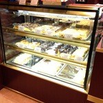 イノダコーヒ - ケーキ ショーウィンドウ