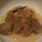 ヴァカンツァ - 岩手の松茸をペースト状のポタージュと熊本の天然車エビに黒トリュフをタップリと