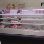 肉のハセガワ - ショーケースの一部