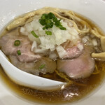 煮干し中華そば 魚魚 - 煮干そば(醤油) 800円