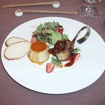 オー・プーサン・ブルー - 夜のコース料理の前菜でした☆フォアグラのイチゴソース。とフォアグラのプリン。とても濃厚ですんごい美味☆