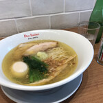 黄金の塩らぁ麺 ドゥエイタリアン - 