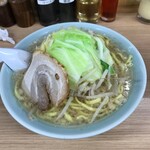 たかし屋  - 背脂がっつり野菜ラーメン（並）