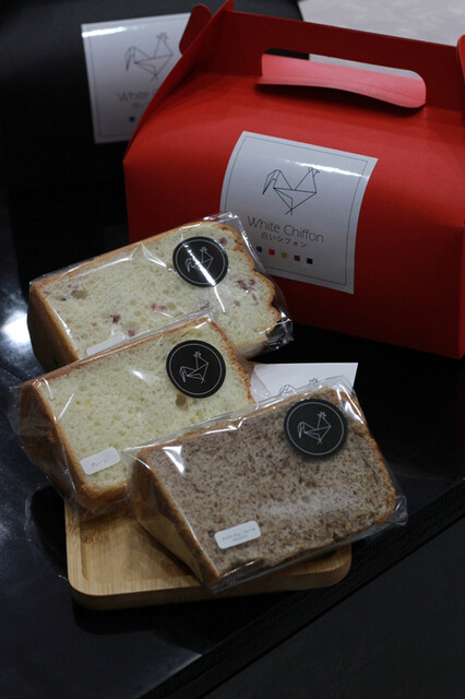 White Chiffon photo 3