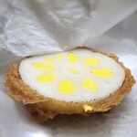 片折 - *卵黄などで作られた辛子味噌は辛さ控えめで、いいお味。 蓮根の食感もよく、衣も美味しい。