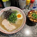 だるま大使 ２号店 - だるまラーメン　ミニチャーシュー丼