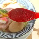 鯛塩そば 灯花 - 鯛出汁の透明なスープ