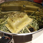 ムニ アラン デュカス - ハーブ塩釜見たな感じにされた黒毛和牛さん