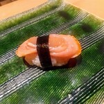 甲陽園 すし佳 - 赤貝ひも