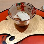 銀座 kappou ukai - 鮑の炙りと松茸の茶碗蒸し