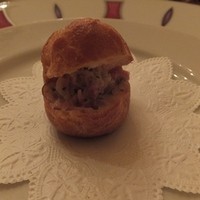 ル・ブルギニオン - プチシューは，意外にしっかりした味付けで可愛くて美味しい