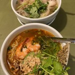 サイゴンレストラン - ベトナム中部のワンフォー・鶏のフォー
