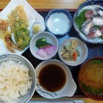 Shiyokuji Dokoro Tachibana - 刺身とイカの天ぷら定食