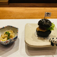 焼鳥YAMATO - 酢の物 岡崎おうはん手羽×韮×季節の柑橘
                    照り焼きバーガー