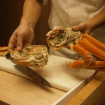 割烹 喜作 - 24年12月　蟹を裁く大将