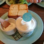 生クリーム専門店MILK CAFE - 