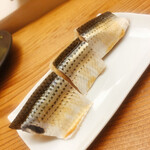 鮨おばな - 小肌より大きなナカズサイズの棒鮨。半身分です。