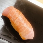 鮨おばな - 北海道からブリが登場。まるで生ハムのような食感と味わい