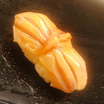 鮨おばな - 閖上の赤貝。確かに香りが分厚い。噛むと昆布の味がしました。