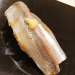 鮨おばな - 小鰯。三度洗って鯛の味、アハッ