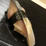 鮨おばな - シメサバです。厚切り