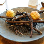 メゾン ケイ - アミューズ：チーズのプチシュー