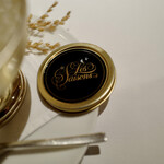 レ セゾン - キャビア缶に「Les Saisons」の文字