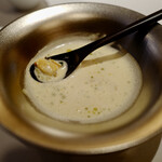 レ セゾン - Velouté de moules de bouchots (たくさんのムール貝の入ったクリームスープ) 