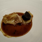 レ セゾン - フォン・ド・ヴォー (fond de veau) とマデラ酒(Madeira)で作ったソース