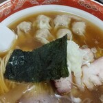 支那ソバ かづ屋 - ワンタンメンアップ