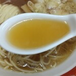 支那ソバ かづ屋 - スープの感じ