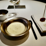 レ セゾン - 右端が串に刺さったムール貝(Moules de bouchot)の熱いフリット(Frites)