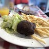 Bonjour shokudou - ◆ロムステーク（ランプ肉のステーキ：1045円）を頂きました。 空いていましたが、お肉を丁寧に焼かれているのでしょうね、提供まで15分以上。 シンプルな盛り付けで、タップリのフライドポテトとドレッシングで和えたレタス添え。